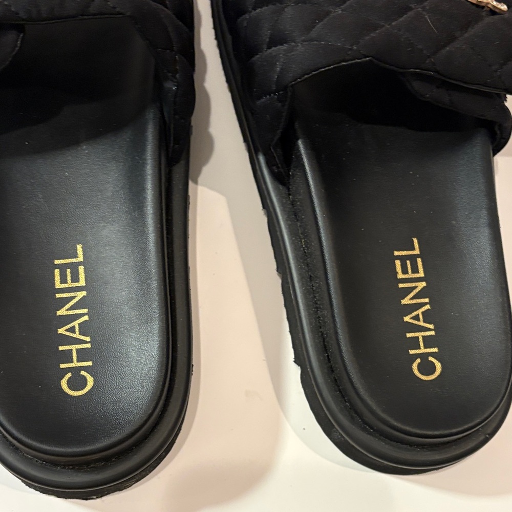 Chanel Black Quilted Sandals size 40 - Picture 5 of 6